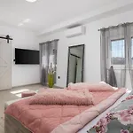 Lemily Villa